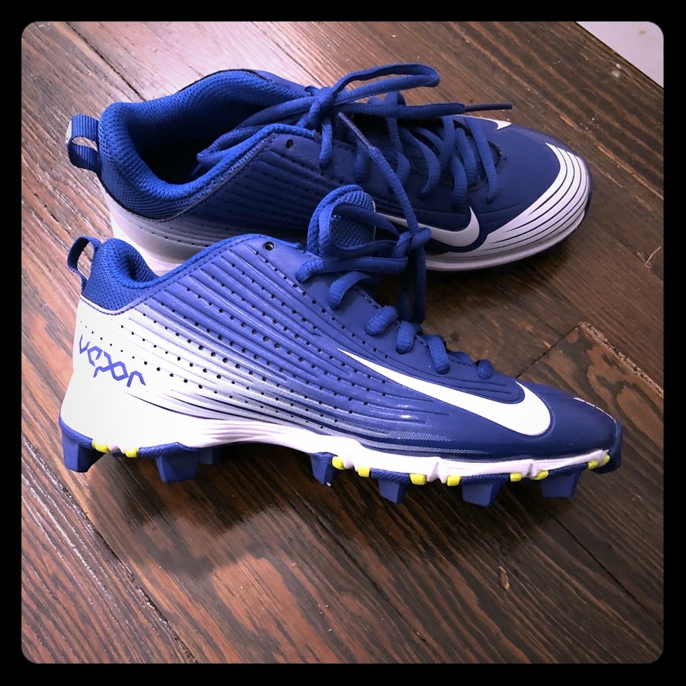 Nike Sol Boys Football Cleats Size 3Y